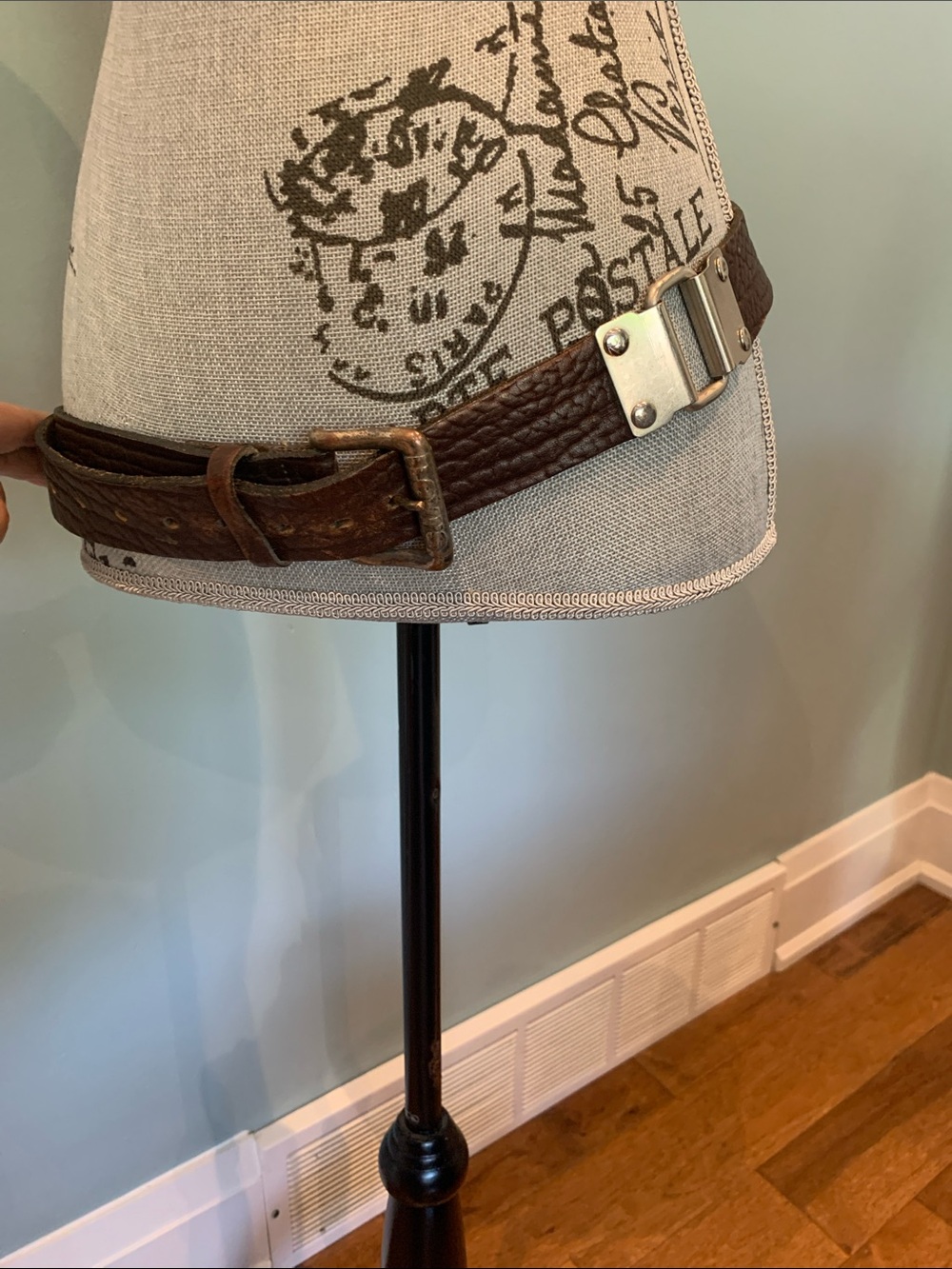 Source Unknown Brown Leather Belt with Silver-Tone Buckle